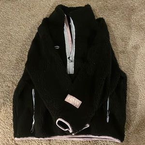 Black sherpa Levi pullover half-zip